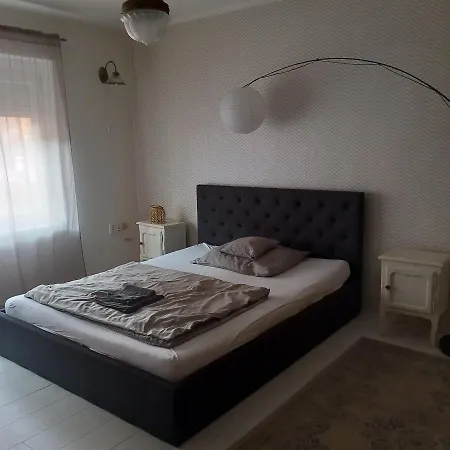 Lucia Apartman Hotel