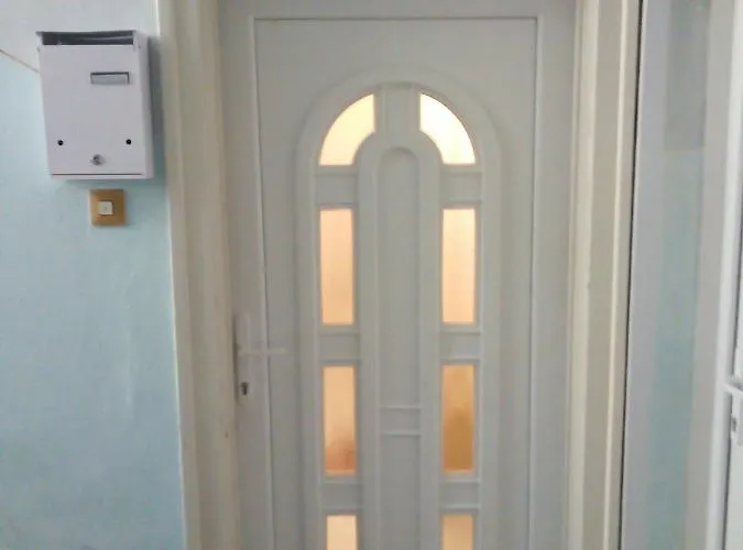 酒店 Lucia Apartman