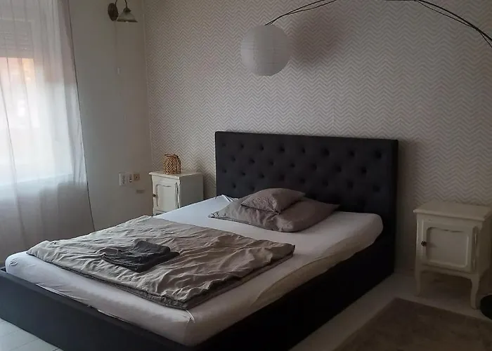 Lucia Apartman 酒店